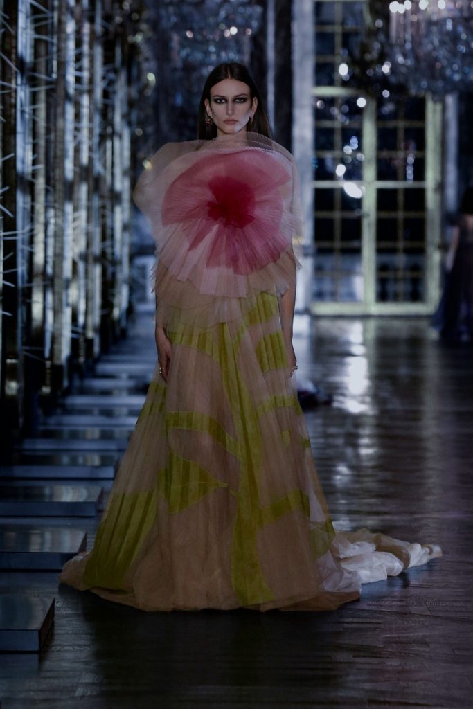 «Зал теней» и сказочные истории: Dior представили коллекцию FW&#8217;21