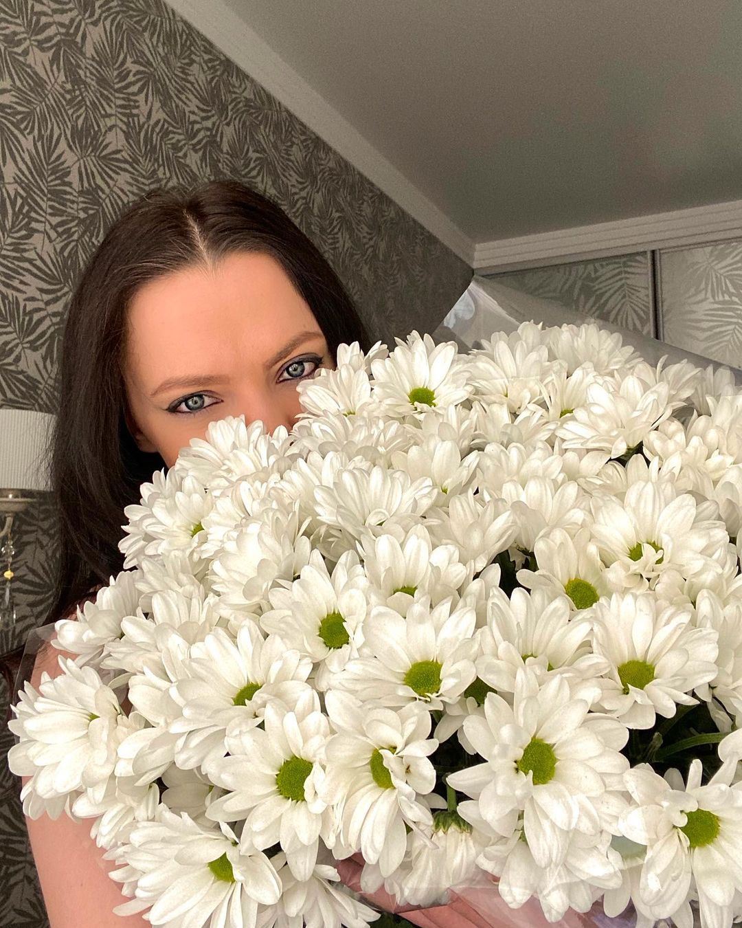 Весна в Instagram: как Катя Осадчая, Даша Квиткова и Александра Кучеренко провели 8 марта