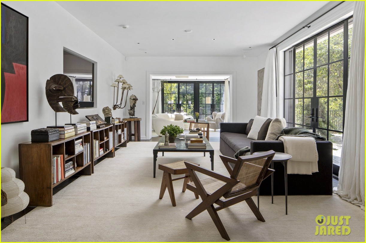 Эллен Дедженерес продает свой особняк в Беверли-Хиллз за $53,5 миллиона