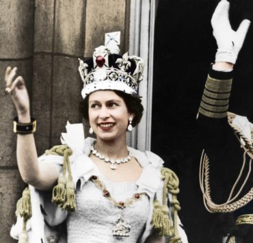 15 памятных фото королевы Елизаветы II и принца Филиппа