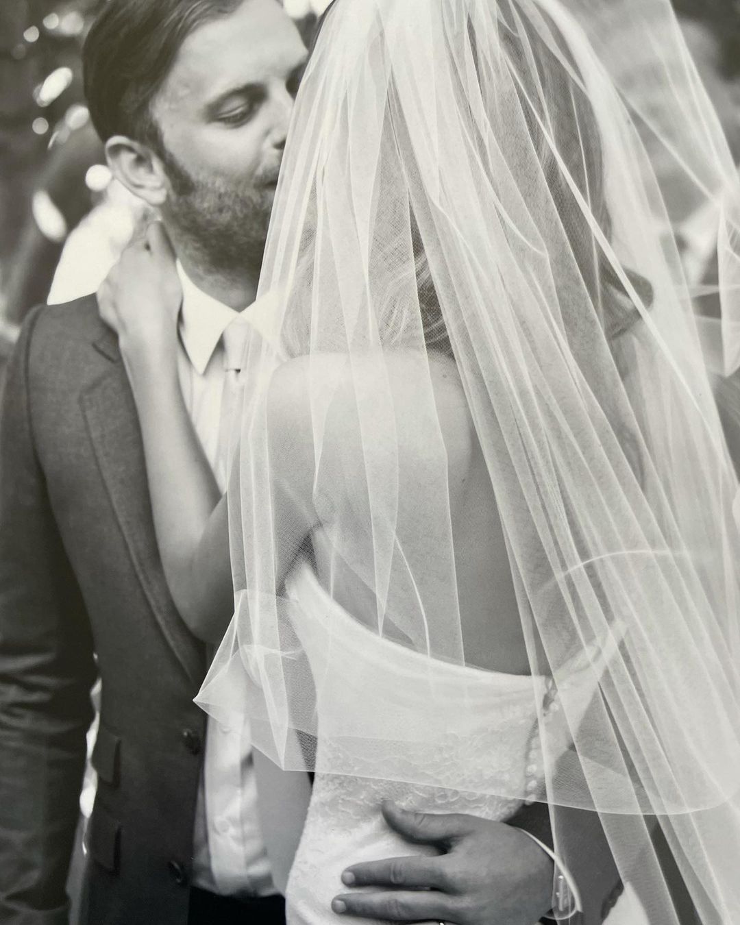 Архівні фото та привітання Віри Вонг: Лілі Олдрідж і Калеб Фолловілл відзначають 10-річчя шлюбу