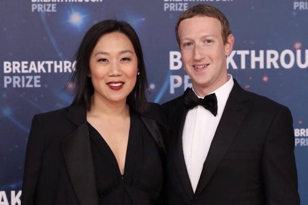 Юбилейный поход: Марк Цукерберг и Присцилла Чан отметили годовщину свадьбы
