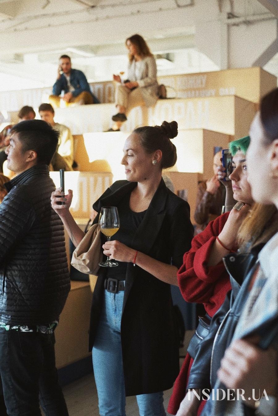 У Kooperativ відкрилася виставка Наташі Шульте за участю Сергія Жадана