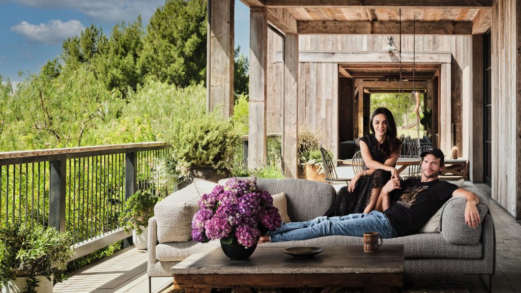 В гостях у Милы Кунис и Эштона Катчера: интерьер нового дома пары в Лос-Анджелесе