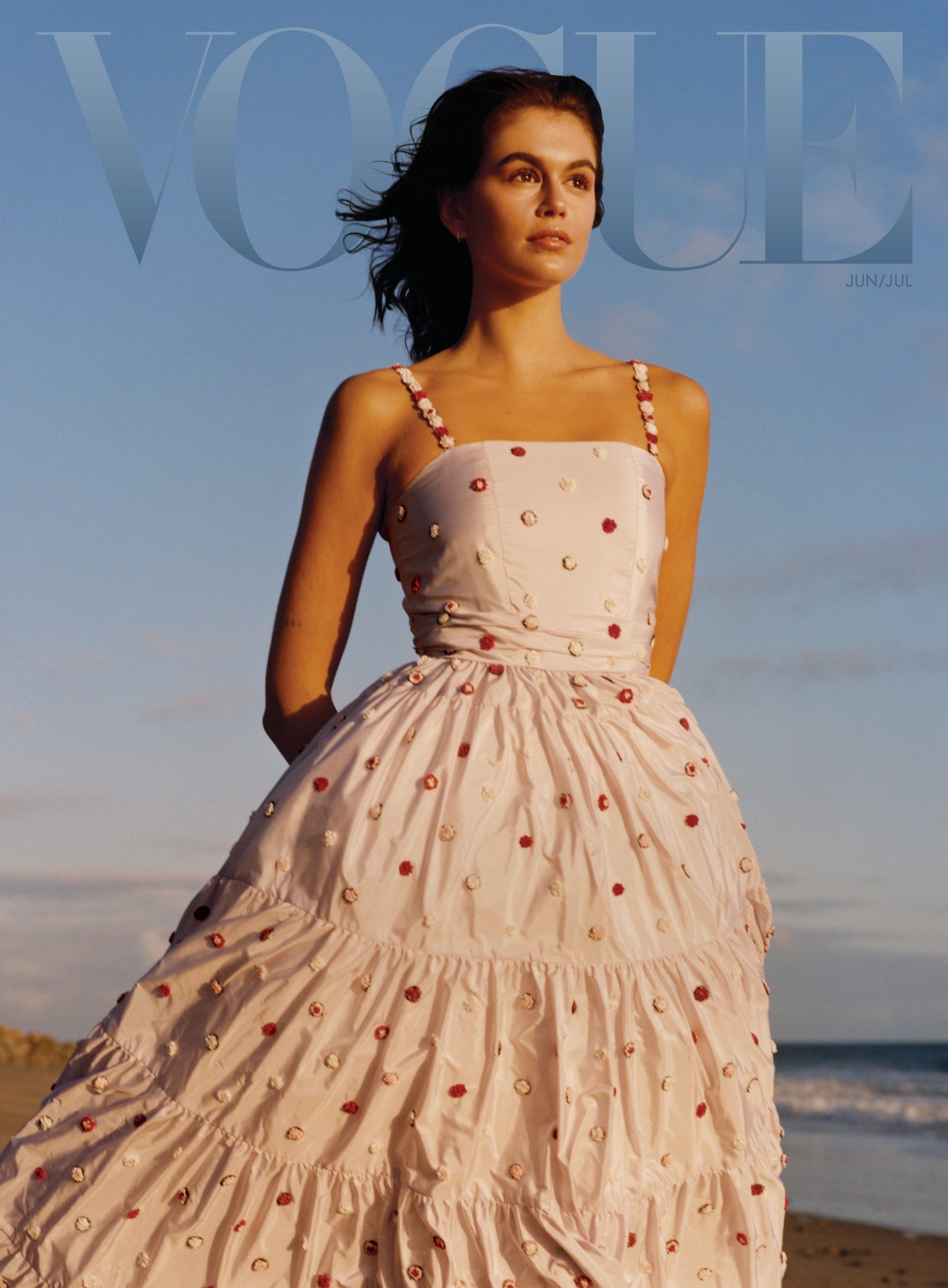 У Chanel і Versace: Кайя Гербер вперше сольно з&#8217;явилася на обкладинці Vogue USA