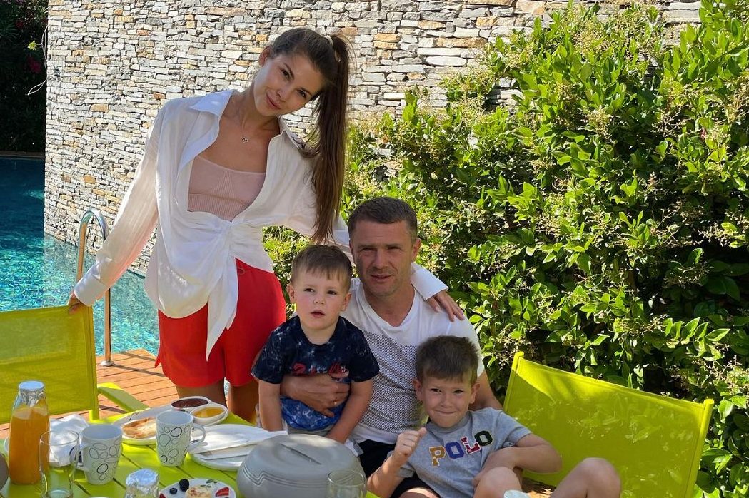 Семейная идиллия: Анна и Сергей Ребровы отдыхают в Турции