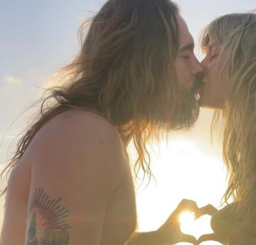 Романтический vibe: Хайди Клум и Том Каулитц отдыхают у океана