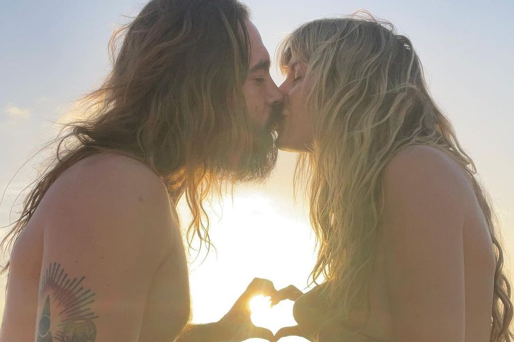 Романтический vibe: Хайди Клум и Том Каулитц отдыхают у океана