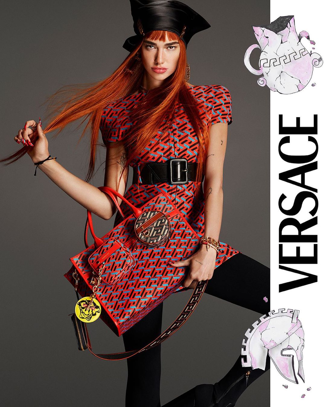 Дуа Ліпа приміряла рудий колір у новому кампейні Versace