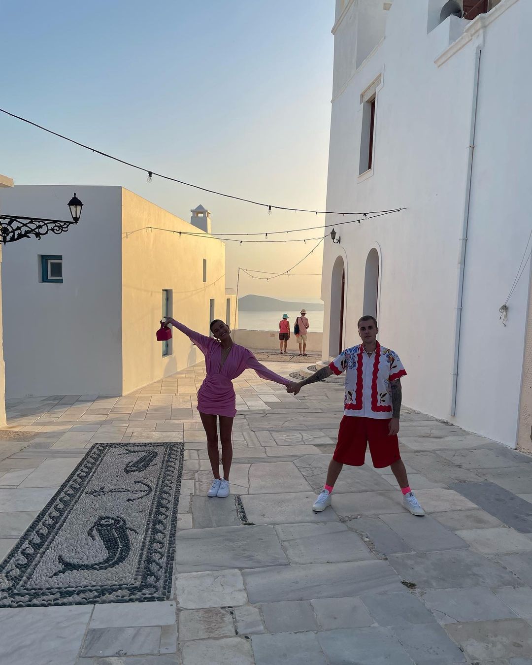 Romantic vibe: як проходять канікули Джастіна та Гейлі Бібер у Греції