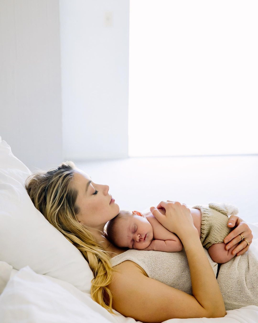 «Вона – початок всього мого життя»: Ембер Герд вперше стала мамою