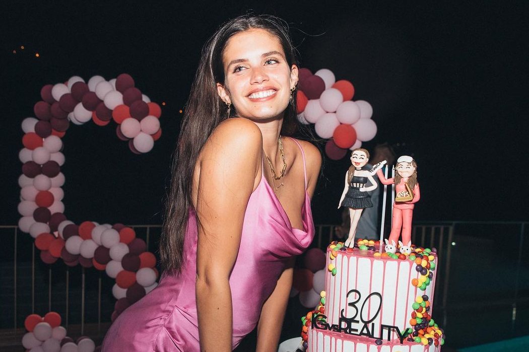 У рожевому міні та з повітряними кулями: як Сара Сампайо відсвяткувала 30-річчя