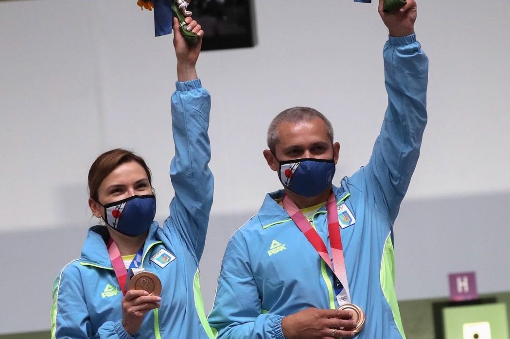 Олімпіада-2021: стрілки Олена Костевич і Олег Омельчук здобули «бронзу»