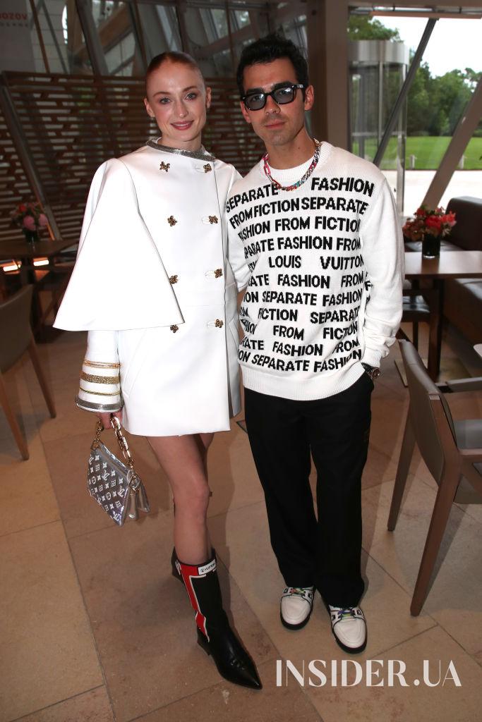 Софи Тернер и Джо Джонас на званом обеде Louis Vuitton в Париже