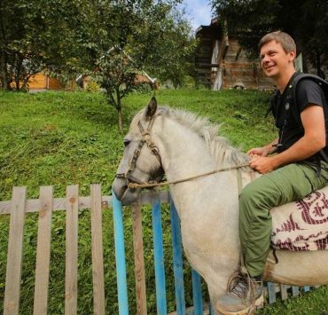 «Верховина, встречай нового соседа»: Дмитрий Комаров купил землю в Карпатах