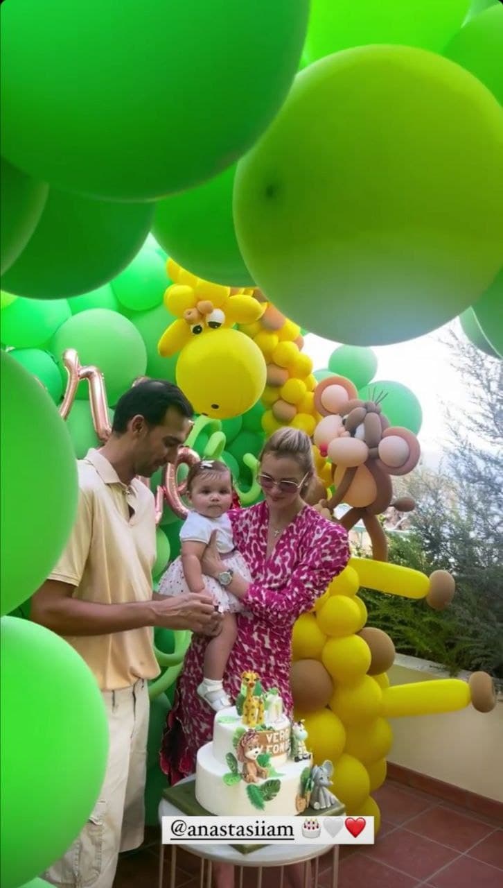 Green party: Анастасія Масюткіна відсвяткувала перший день народження доньки