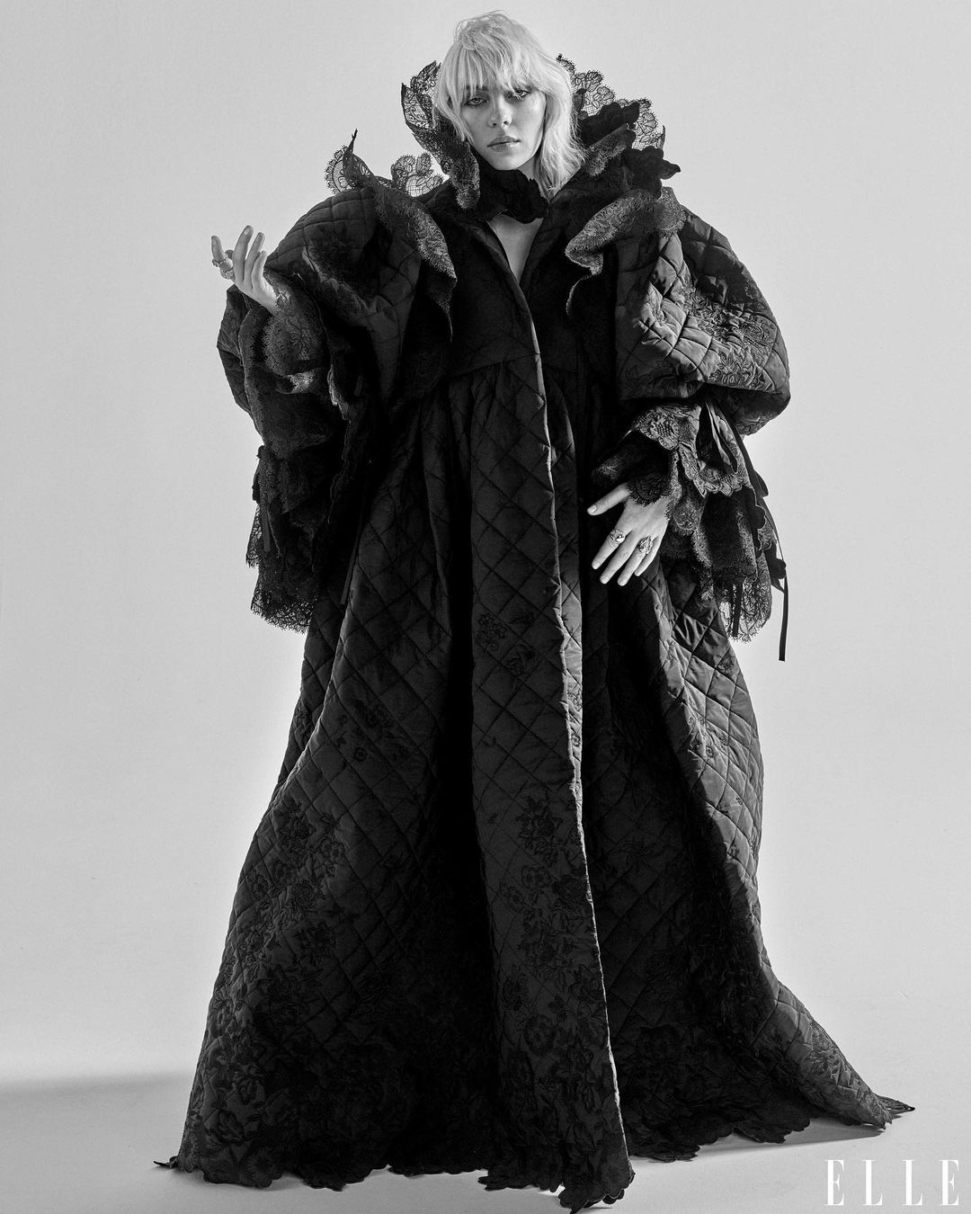 Билли Айлиш снялась для октябрьской обложки Elle
