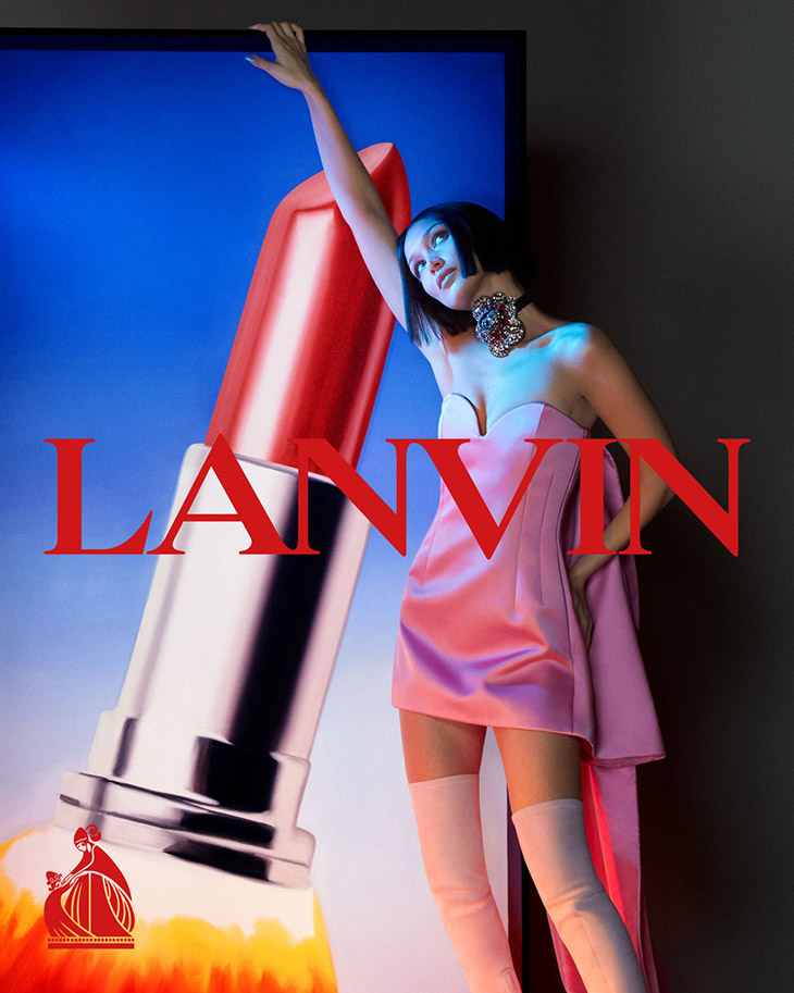 Белла Хадид позирует на фоне работ художника Джеймса Розенквиста в рекламе Lanvin