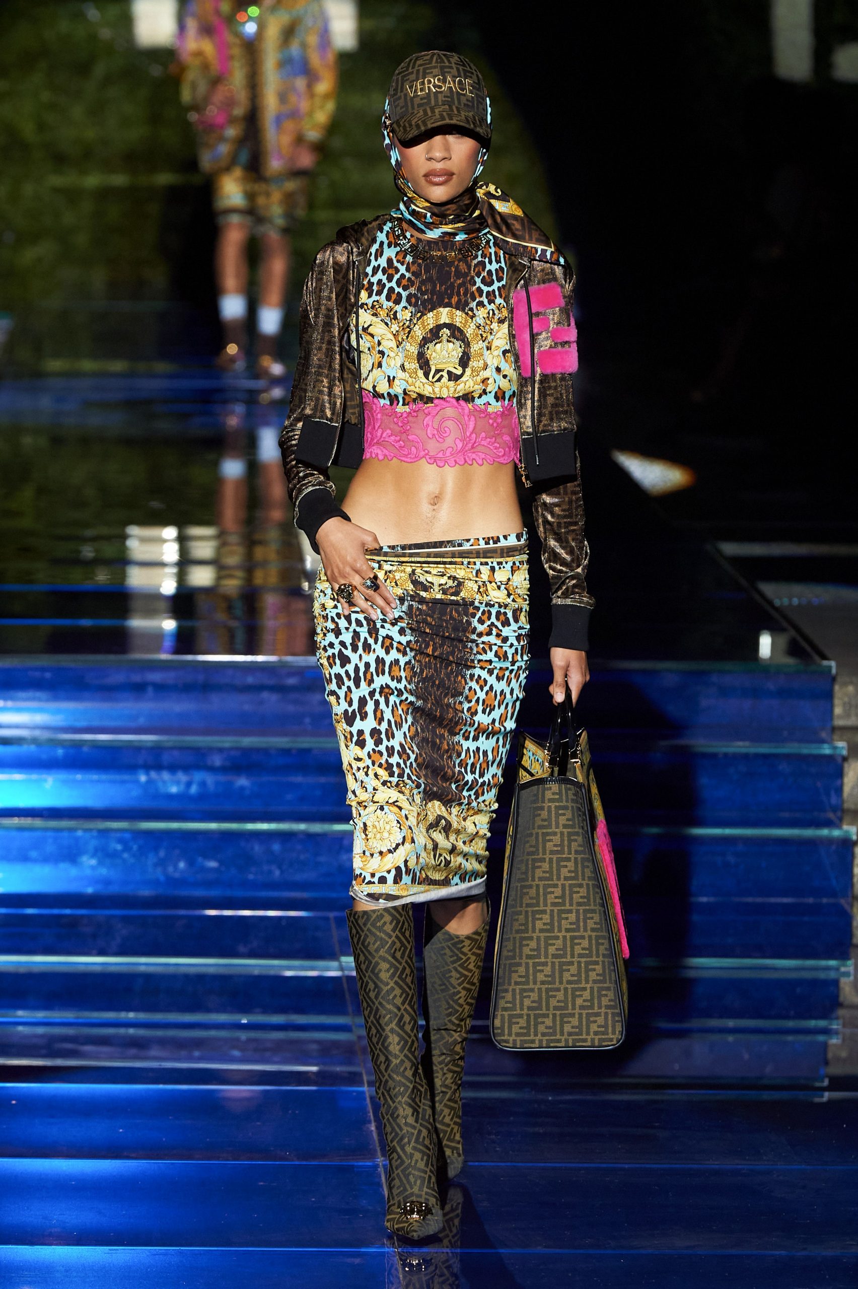 Как прошел показ совместной коллекции Fendi и Versace