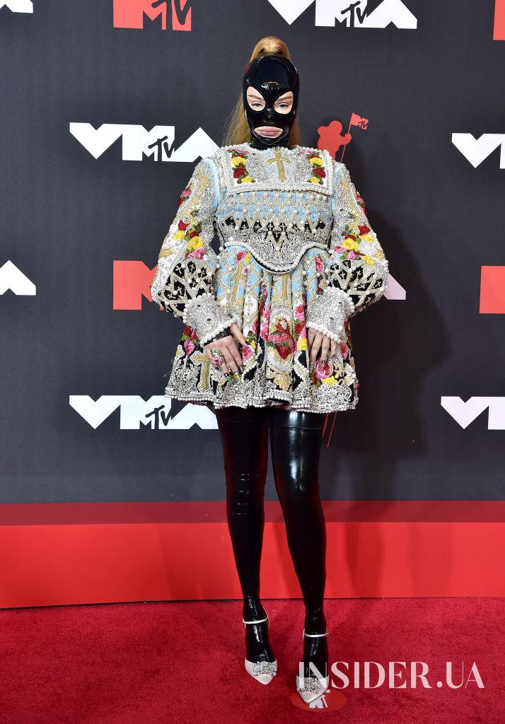 Меган Фокс в «голом» платье и Мадонна в кожаном боди: чем запомнилась церемония MTV VMA