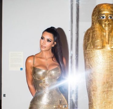 Как Ким Кардашьян помогла детективам найти украденный египетский саркофаг