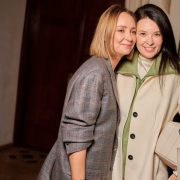 Дутое пальто и худи с капюшоном — самое модное комбо осени, по мнению Ким Кардашьян