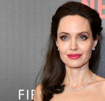 Редкий выход: Анджелина Джоли на красной дорожке Variety Power Of Women