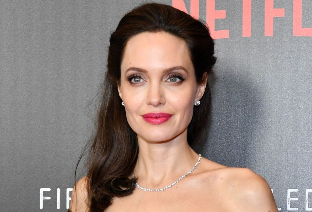 Редкий выход: Анджелина Джоли на красной дорожке Variety Power Of Women