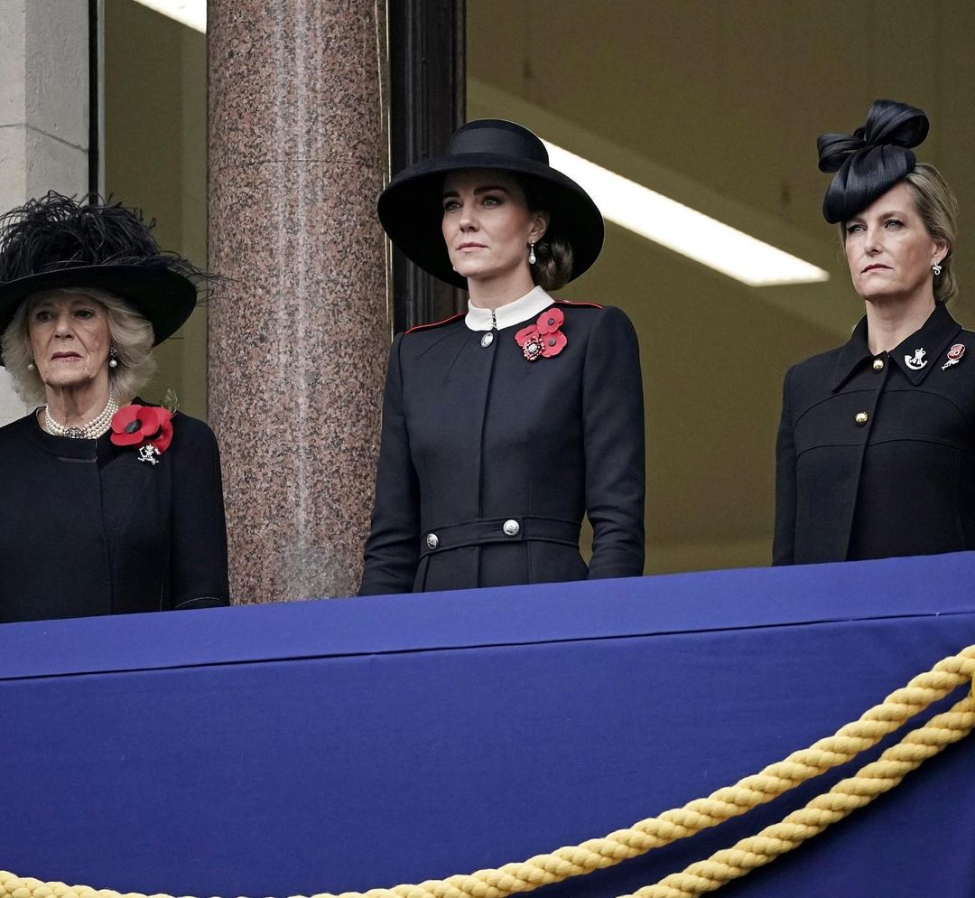 Британська стриманість: Кейт Міддлтон під час церемонії на честь Дня пам&#8217;яті полеглих