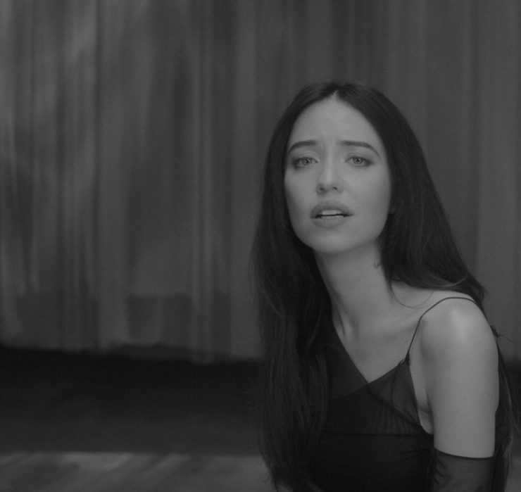 Надя Дорофеева выпустила клип на кавер-версию песни «Тату»