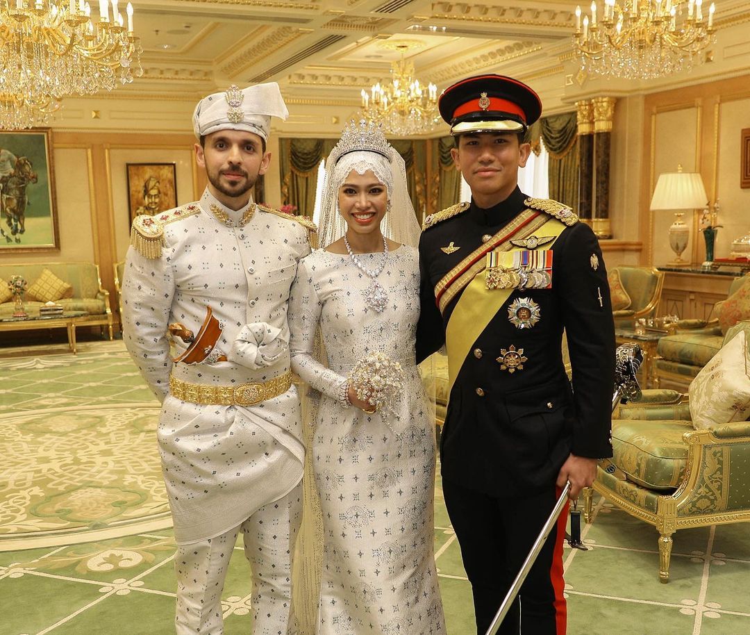 Бриллианты, золото, парча: дочь султана Брунея вышла замуж