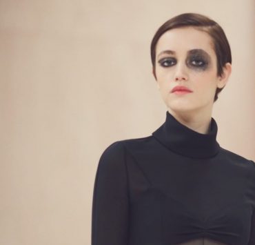 Chanel обвинили в романтизации домашнего насилия из-за макияжа моделей на кутюрном показе