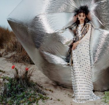 Звезда сериала «Игра в кальмара» Чон Хо Ён украсила обложку Vogue