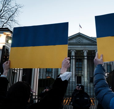 Мадонна, Белла Хадид и другие знаменитости выразили солидарность с Украиной
