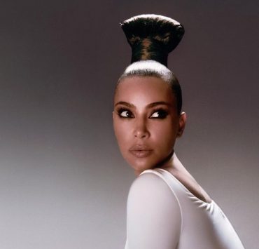 Ким Кардашьян обвинили в блэкфишинге из-за обложки Vogue US