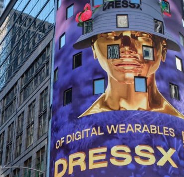 Реклама украинского fashion-стартапа DressX появилась на Таймс-сквер