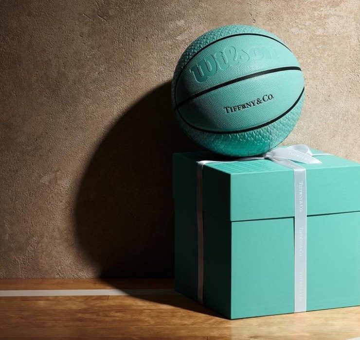 Художник Даниэль Аршам создал баскетбольный мяч для Tiffany