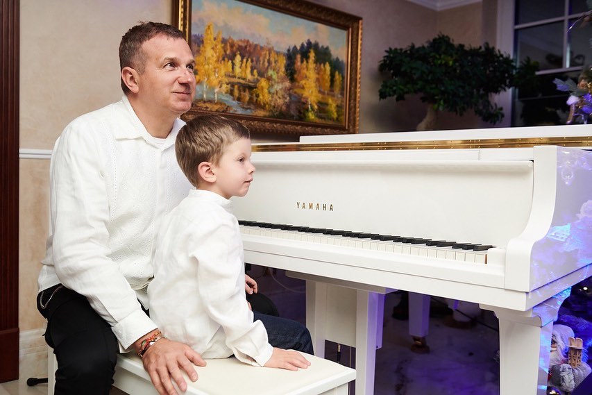 «Мечта сбылась!» — что Катя Осадчая и Юрий Горбунов подарили сыну на 5-летие