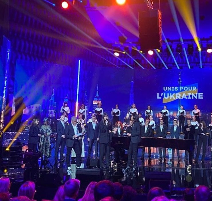 Французские звезды устроили благотворительный концерт в поддержку Украины