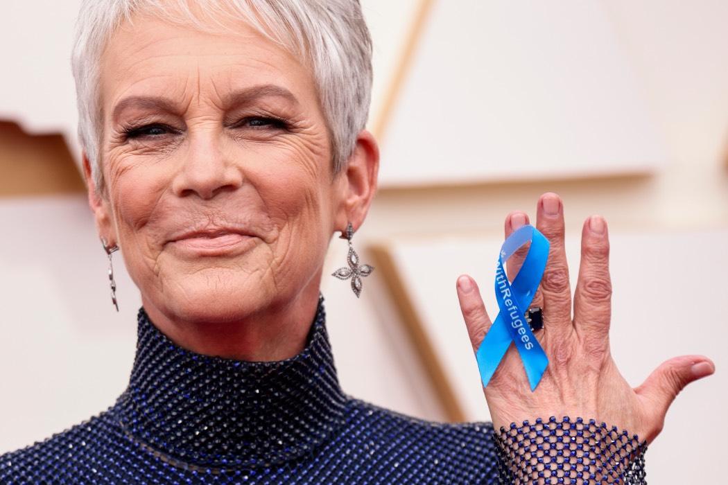 Минута молчания и сине-желтые ленты: как прошла церемония вручения премии «Оскар»