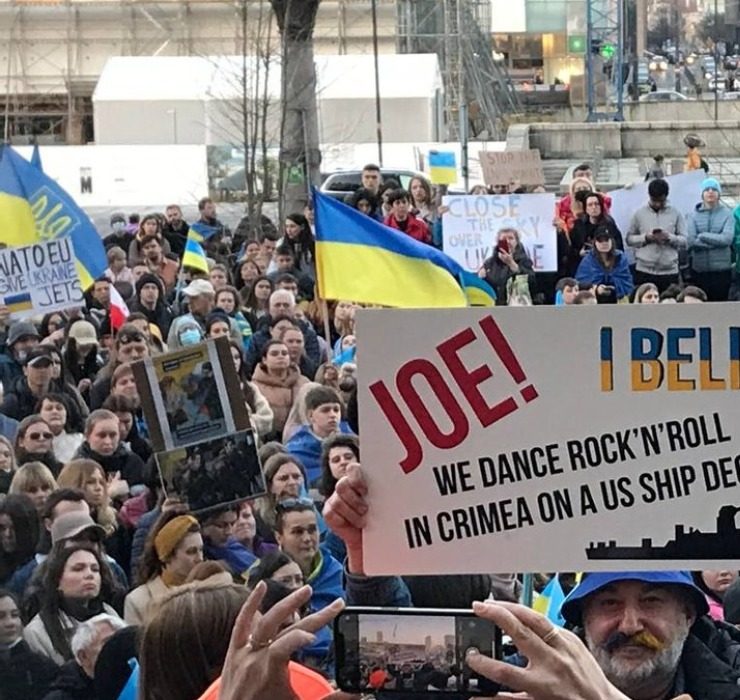 В Варшаве прошел многотысячный митинг в поддержку Украины