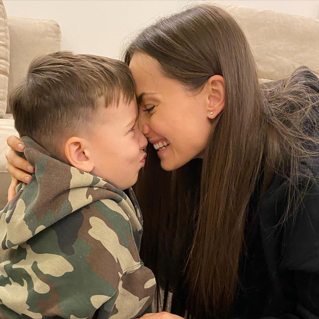 Ксения Мишина с сыном выехала из Украины: куда и почему
