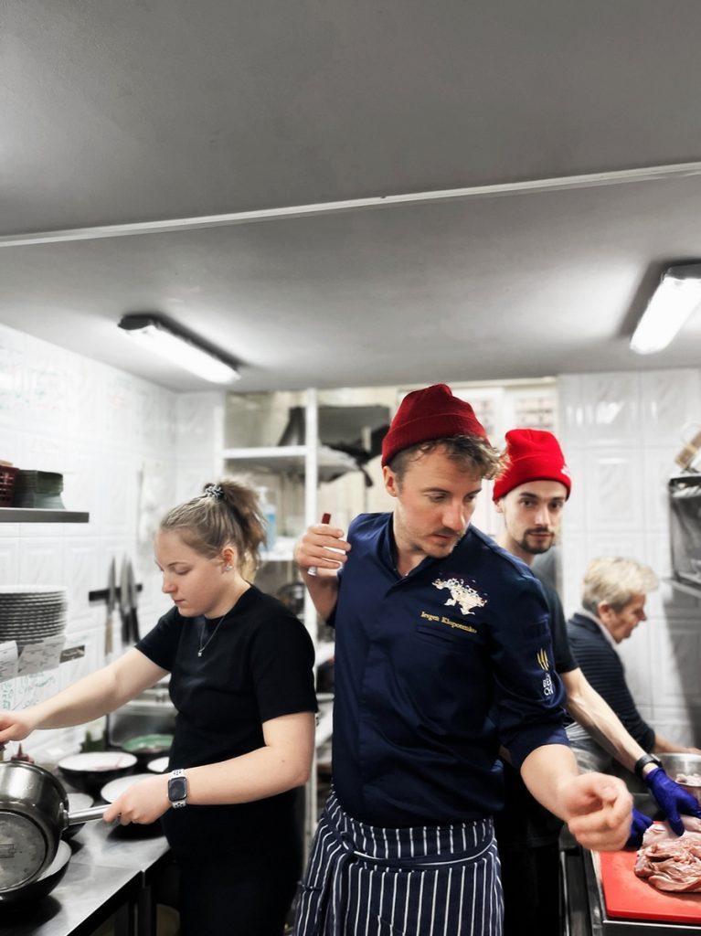 Кухонні війська в дії: як ресторанний бізнес підтримує українців під час війни