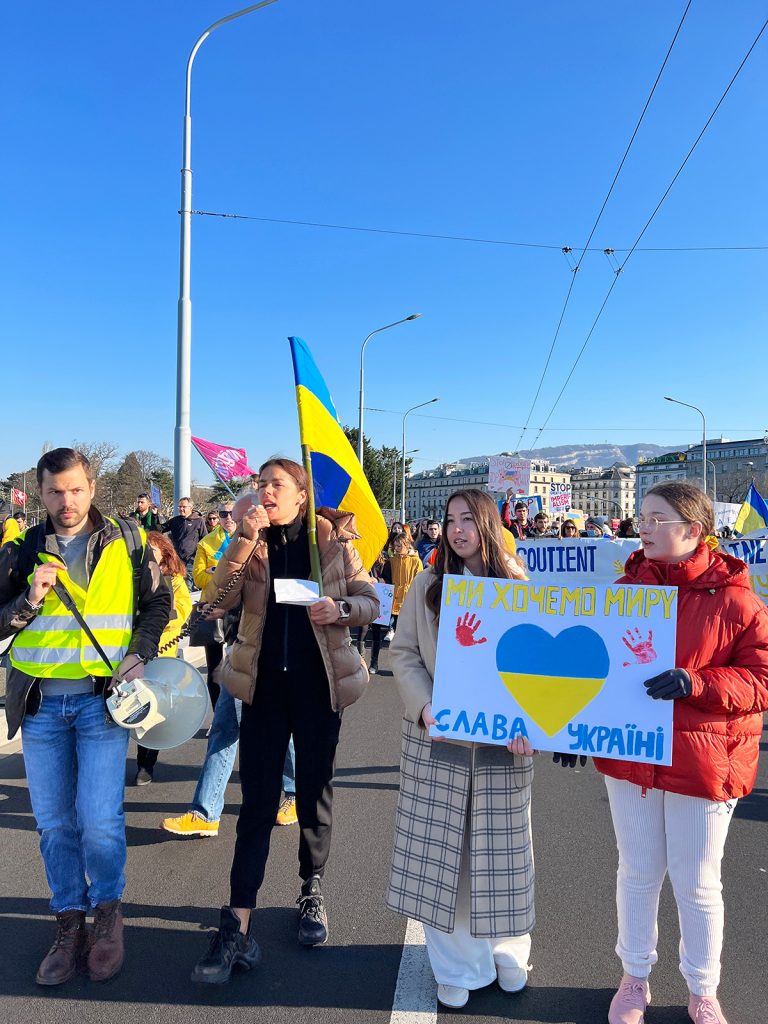 Тил України за кордоном: як відомі емігранти підтримують Батьківщину під час війни