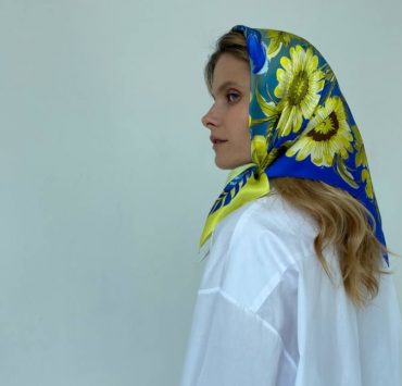 Oliz выпустил коллекцию, вдохновленную картинами Марии Примаченко и флагом Украины