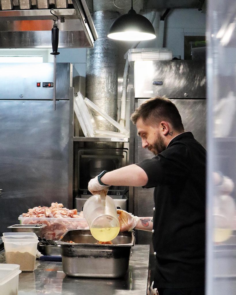 Кухонні війська в дії: як ресторанний бізнес підтримує українців під час війни