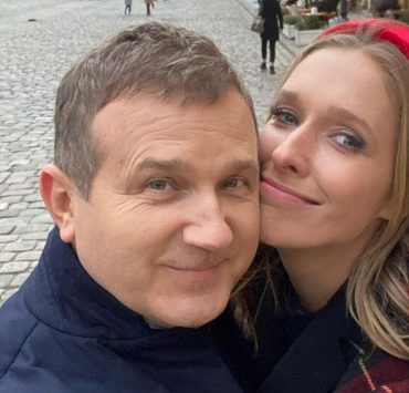 Катя Осадчая вернулась в Киев и показала фото воссоединения с мужем