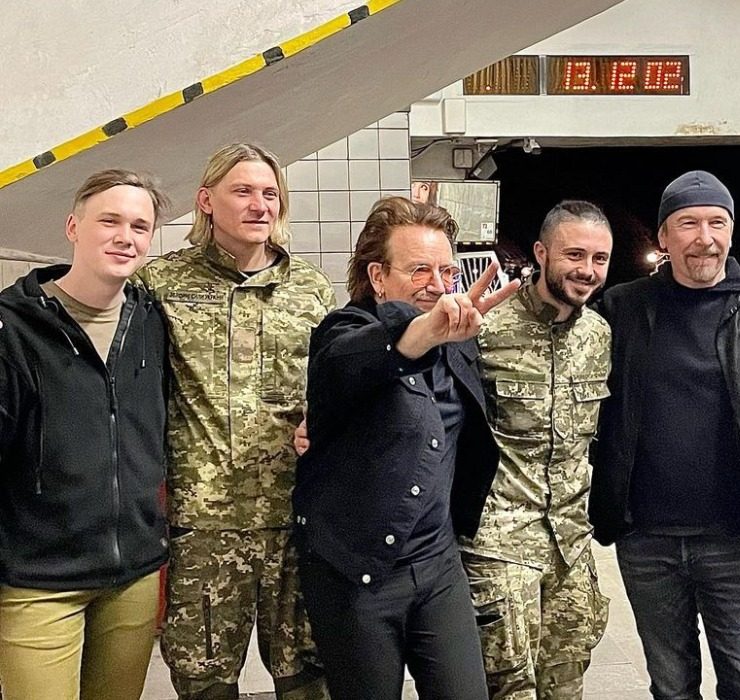 Учасники легендарного гурту U2 побували у Києві та Бучі