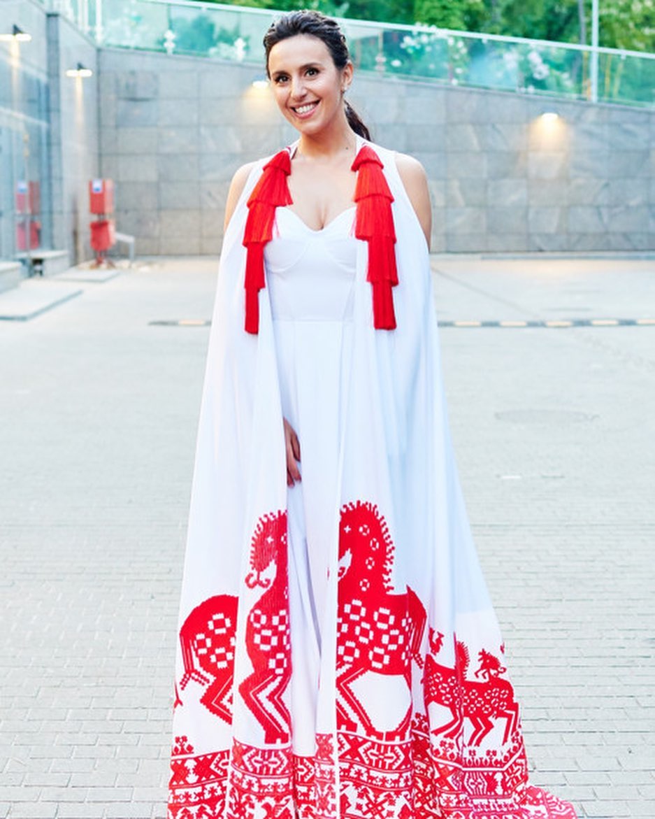 Джамала передала на аукцион платье, в котором открывала «Евровидение» в Киеве