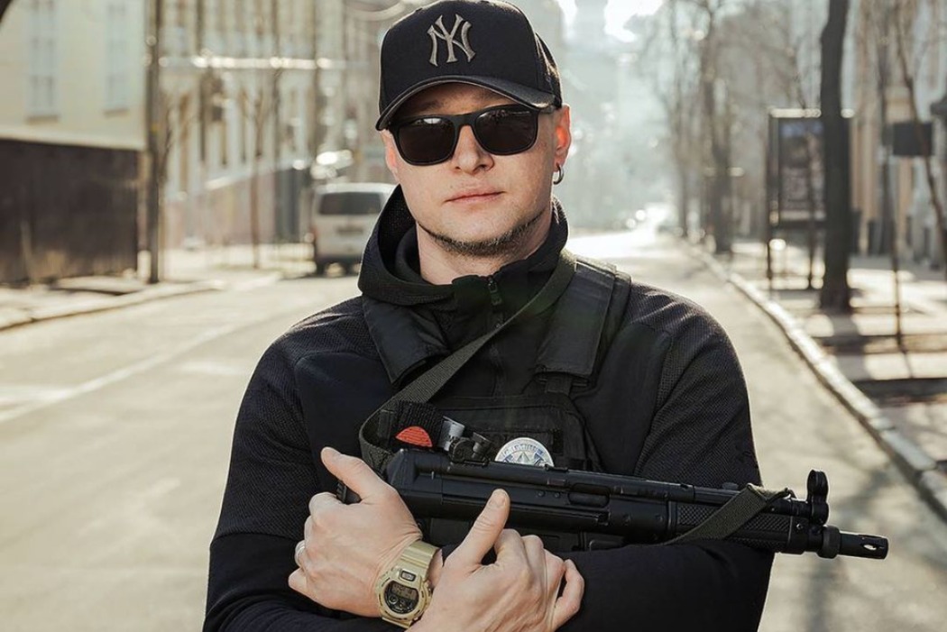 Фронтмен «Бумбокса» Андрей Хлывнюк отправился воевать на восток Украины